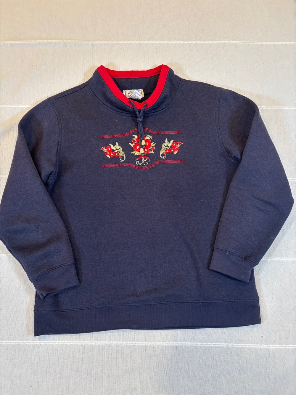 Vintage Jennifer Moore Petites Sweatshirt P/S Navy Red Floral Embroidered